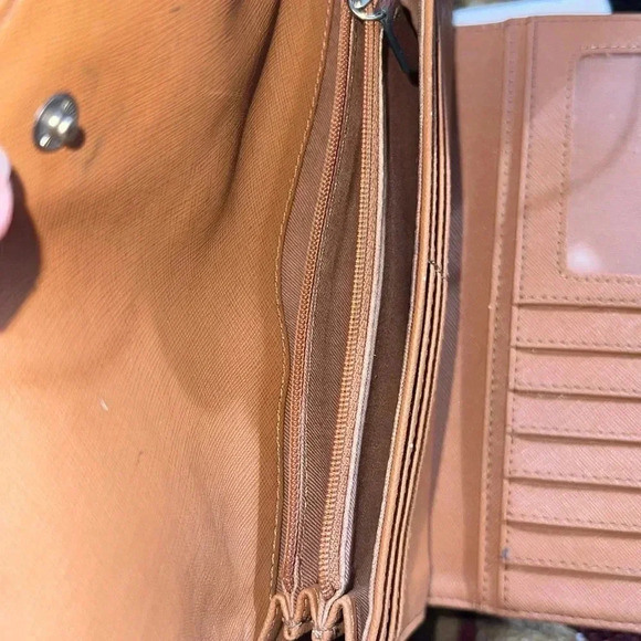 Fossil Women’s Dark Brown Leather Wallet 5 Slots for Cash, 12 Credit Cards - Picture 7 of 15